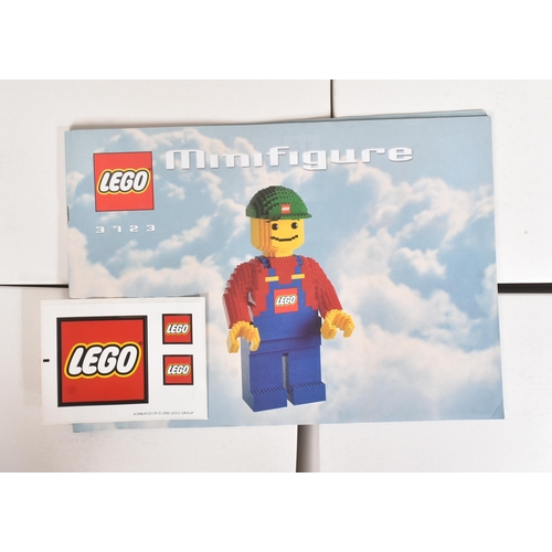 553 - Lego - Lego set No. 3723 Mini-Figure set. The set rebagged with  instructions and original box.

 Fr... 