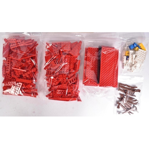 582 - Lego - an original Lego Sculptures set No. 10024 Red Baron. The set rebagged, with instructions and ... 