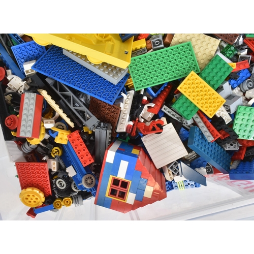 594 - Lego - a collection of approximately x11 kilos (including container) of assorted loose Lego bricks. ... 