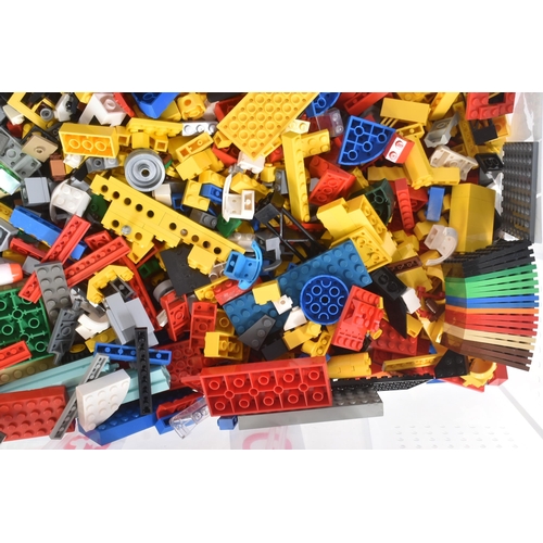 594 - Lego - a collection of approximately x11 kilos (including container) of assorted loose Lego bricks. ... 