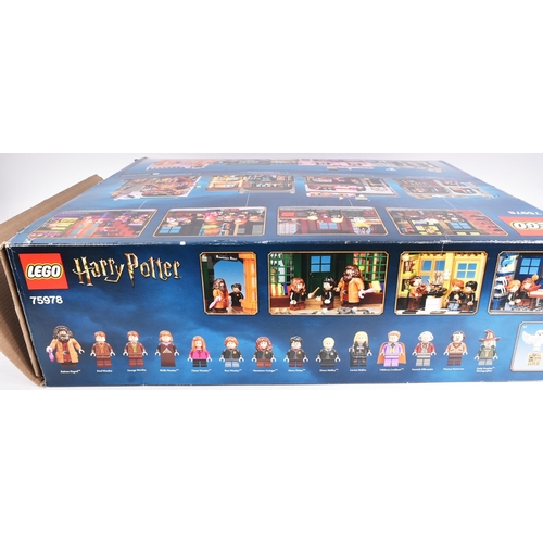 597 - Lego - an original Lego Harry Potter set No. 75978 Diagon Alley. The set rebagged, with all minifigu... 