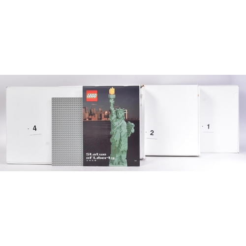 606 - Lego -  an original Lego Creator set No. 3450 Statue of Liberty set. The set rebagged, with all mini... 