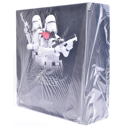 665 - Star Wars - Hot Toys - 1/6th scale double First Order Snowtrooper action figure set MMS323, c2016. F... 