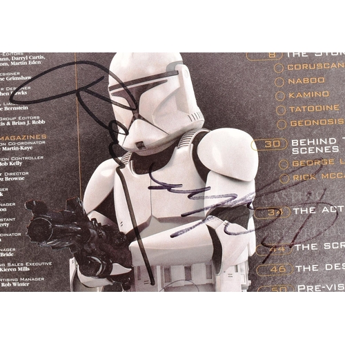 690 - Star Wars - Episode II Attack Of The Clones - unique autographed 'Collectors' Souvenir Edition' maga... 