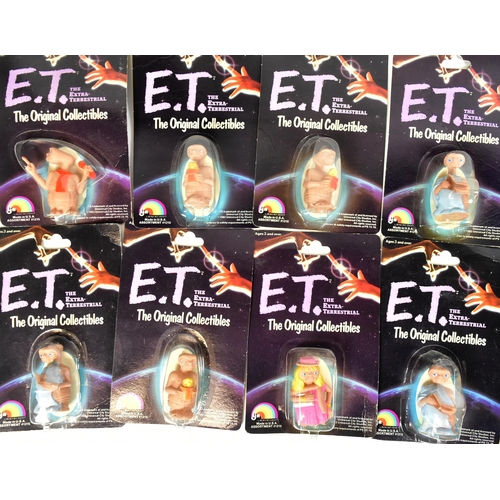 774 - The Extra Terrestrial - a collection of vintage 1980s ET movie memorabilia comprising LJN carded act... 