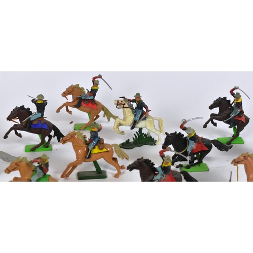 796 - Britains Deetail - a collection of approx x30 Britains Deetail made metal and plastic Wild West moun... 