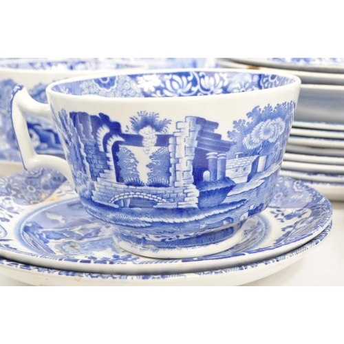 115 - A collection of 20th century Spode blue Italian pattern china. The collection to include five side p... 