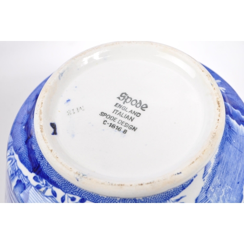 115 - A collection of 20th century Spode blue Italian pattern china. The collection to include five side p... 