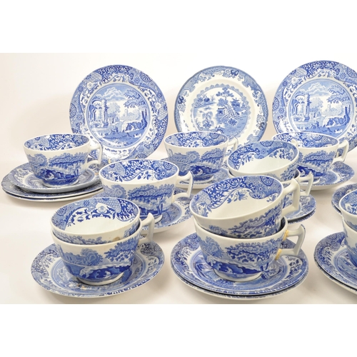 115 - A collection of 20th century Spode blue Italian pattern china. The collection to include five side p... 