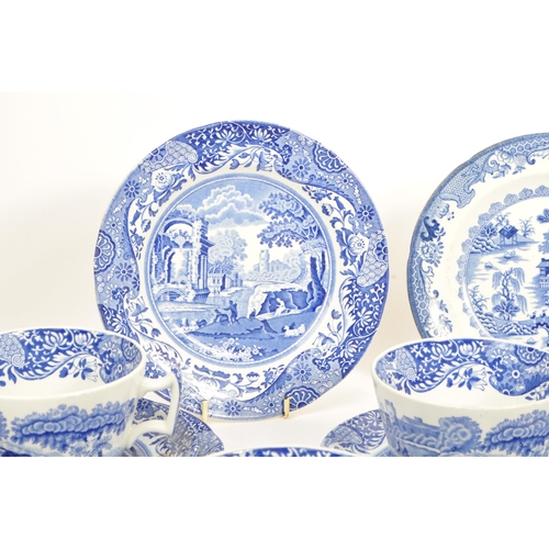 115 - A collection of 20th century Spode blue Italian pattern china. The collection to include five side p... 