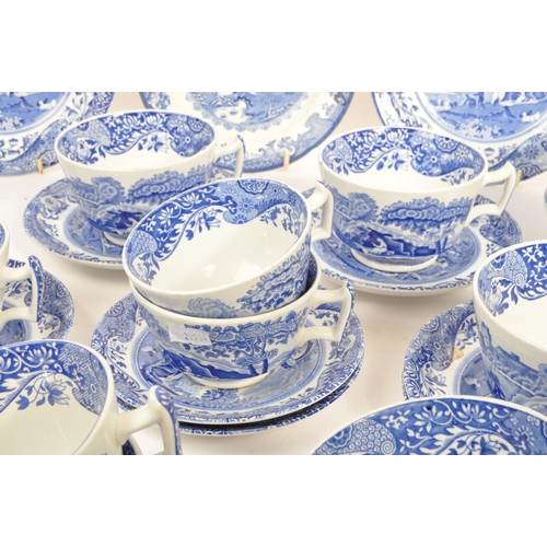 115 - A collection of 20th century Spode blue Italian pattern china. The collection to include five side p... 