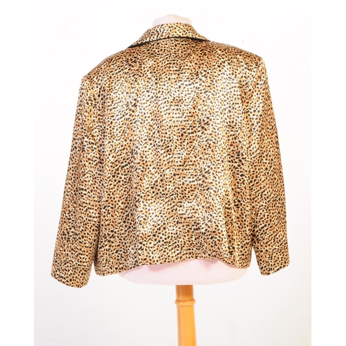 204 - Jaeger - A vintage 20th century silk leopard print Jaeger blazer jacket. The jacket having shoulder ... 