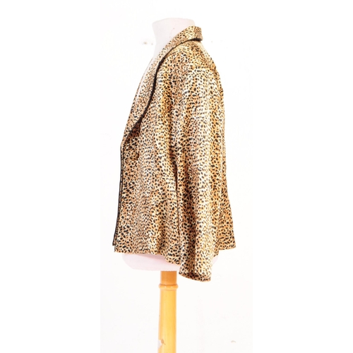 204 - Jaeger - A vintage 20th century silk leopard print Jaeger blazer jacket. The jacket having shoulder ... 