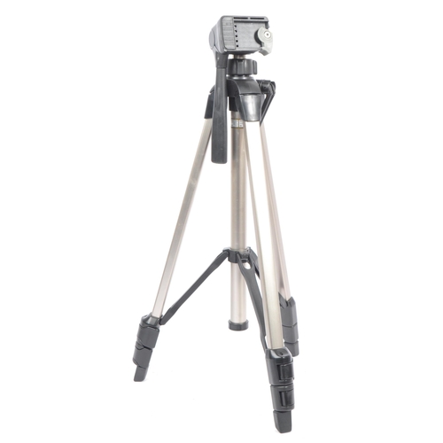 239 - Skywatcher - A contemporary telescope 20 - 50 x 60 with metal tripod adjustable stand slik U6000. Wi... 