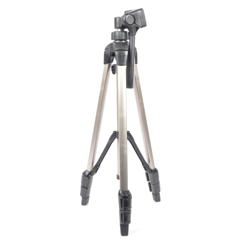 239 - Skywatcher - A contemporary telescope 20 - 50 x 60 with metal tripod adjustable stand slik U6000. Wi... 