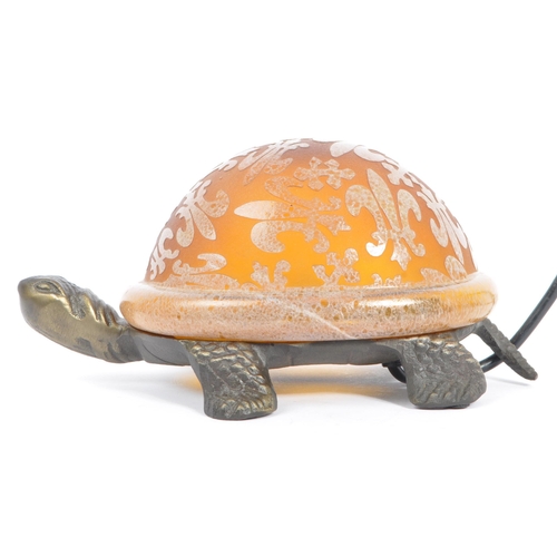 322 - A contemporary late 20th century reproduction 'Tiffany Meyda' style turtle desk lamp / table light i... 