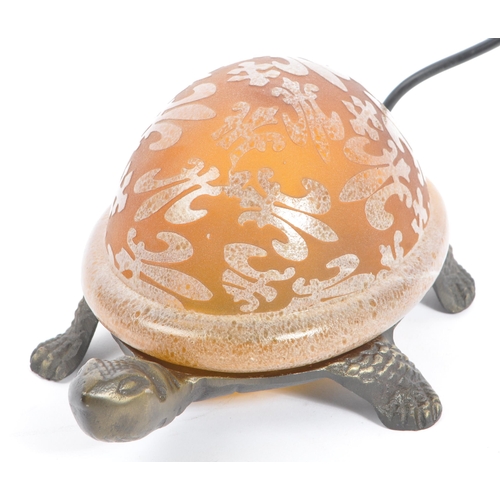 322 - A contemporary late 20th century reproduction 'Tiffany Meyda' style turtle desk lamp / table light i... 