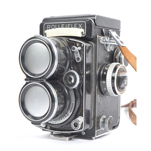 327 - A mid 20th century (between 1959-1966) Franke & Heidecke Germany Rolleiflex Tele Model 1 TLR medium ... 