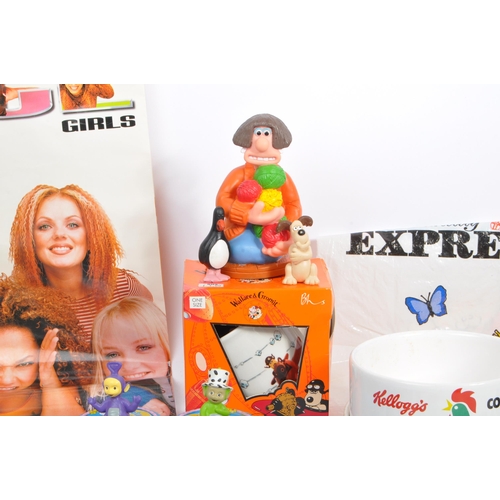 331 - Advertising collectables. Collection of various items including model toys. Merchandise products fro... 