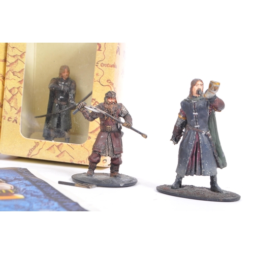 359 - A large collection of New Line Productions Lord of the Rings The Return of the King figures. The maj... 