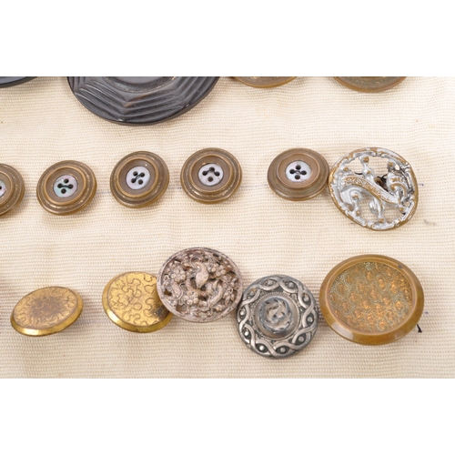 378 - An assorted collection of antique Victorian, Georgian and later 20th century buttons and buckles. Th... 