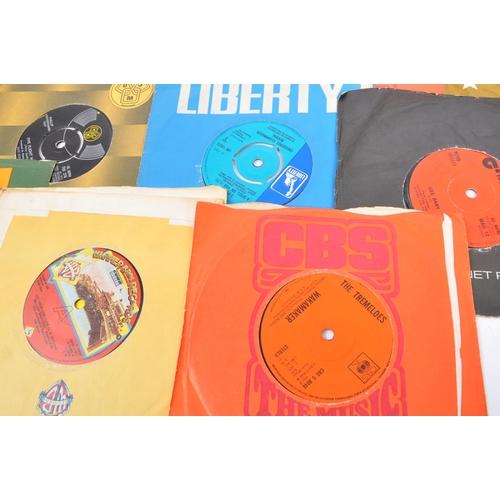 416 - A vast collection of 200+ vintage and later 20th century 45 RPM singles vinyl records. To include; 
... 