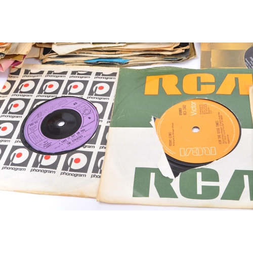 416 - A vast collection of 200+ vintage and later 20th century 45 RPM singles vinyl records. To include; 
... 