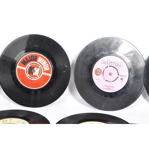 417 - A vast collection of 200+ vintage and later 20th century 45 RPM singles vinyl records. To include; J... 