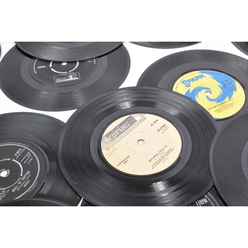 417 - A vast collection of 200+ vintage and later 20th century 45 RPM singles vinyl records. To include; J... 