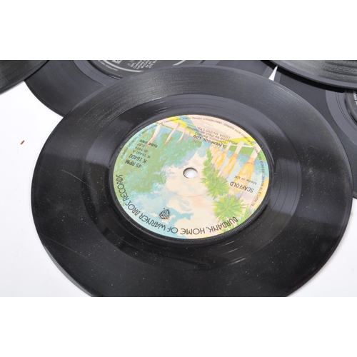 417 - A vast collection of 200+ vintage and later 20th century 45 RPM singles vinyl records. To include; J... 