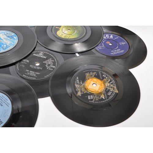 417 - A vast collection of 200+ vintage and later 20th century 45 RPM singles vinyl records. To include; J... 