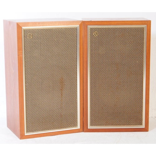 427 - Pioneer - A pair of retro vintage mid 20th century floor standing teak cased speakers by 'Pioneer'. ... 