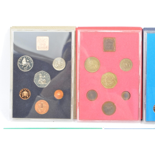 441 - United Kingdom - A collection of 20th century Great British uncirculated currency coins. To include ... 