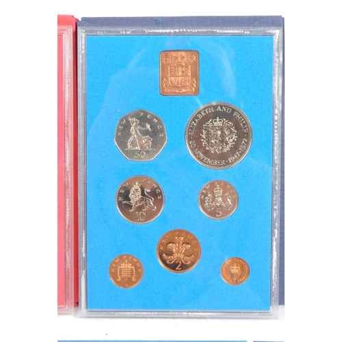 441 - United Kingdom - A collection of 20th century Great British uncirculated currency coins. To include ... 