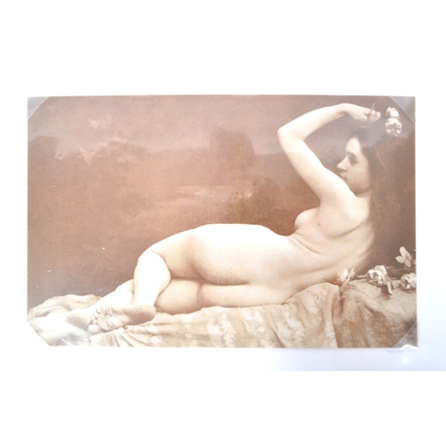 452 - A collection of thirty four 20th century French nude erotic postcards cartes erotique. Presented in ... 