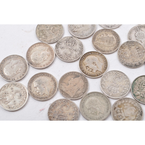 470 - A collection of approximately seventy circulated 19th and early 20th century Victoria and George V t... 