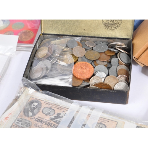 475 - A collection of vintage 20th century United Kingdom - Royal Family commemorative coins gift packs. T... 