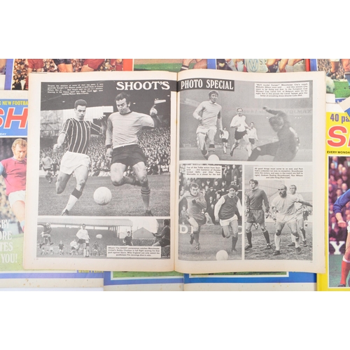 529 - Shoot Magazine - A collection of vintage 20th century Shoot magazine sports football books / enterta... 