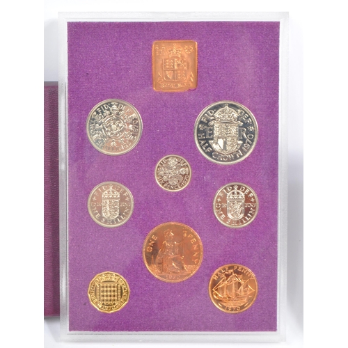 543 - A collection of United Kingdom Royal Family commemorative coin and coin packs. To include, 1970 and ... 