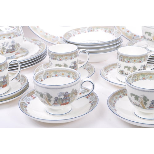 56 - A contemporary 1980s Wedgwood bone china porcelain tea / dinner service / set in the ‘Chinese Legend... 