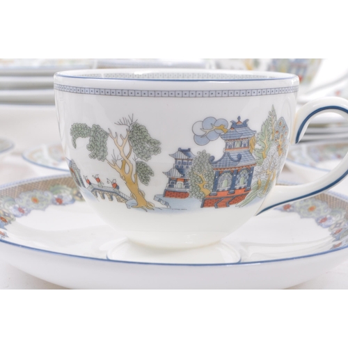 56 - A contemporary 1980s Wedgwood bone china porcelain tea / dinner service / set in the ‘Chinese Legend... 