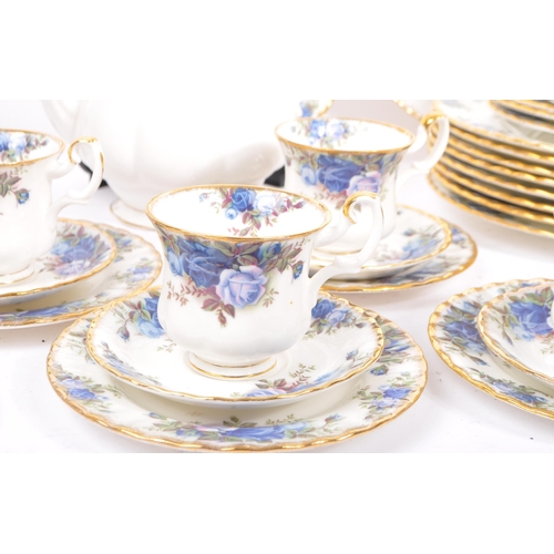 1 - Royal Albert - Moonlight Rose - A 20th century bone china Royal Albert dinner and tea service / set ... 