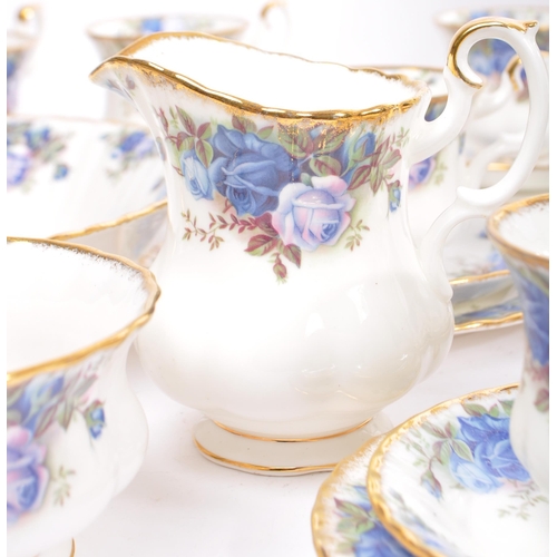 1 - Royal Albert - Moonlight Rose - A 20th century bone china Royal Albert dinner and tea service / set ... 