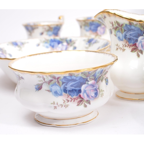 1 - Royal Albert - Moonlight Rose - A 20th century bone china Royal Albert dinner and tea service / set ... 