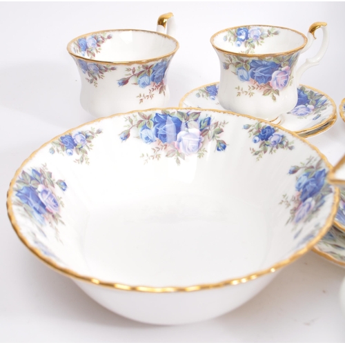 1 - Royal Albert - Moonlight Rose - A 20th century bone china Royal Albert dinner and tea service / set ... 