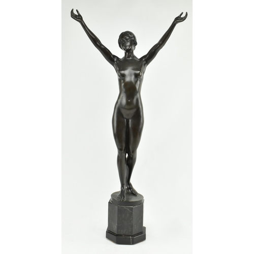 160 - After Paul Aichele (German, 1859-1920) - An early 20th century large bronze sculpture of a Neoclassi... 