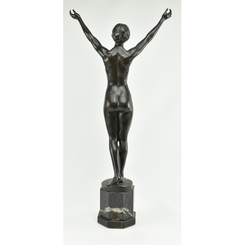 160 - After Paul Aichele (German, 1859-1920) - An early 20th century large bronze sculpture of a Neoclassi... 