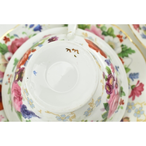 224 - Style of Staffordshire -  An early 20th century circa 1900 fine bone china porcelain twelve person t... 