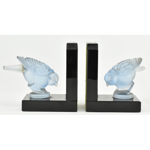 36 - A pair of believed French continental 20th century opalescent glass sparrow bird shaped bookends in ... 