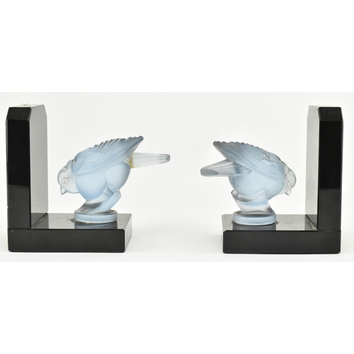 36 - A pair of believed French continental 20th century opalescent glass sparrow bird shaped bookends in ... 